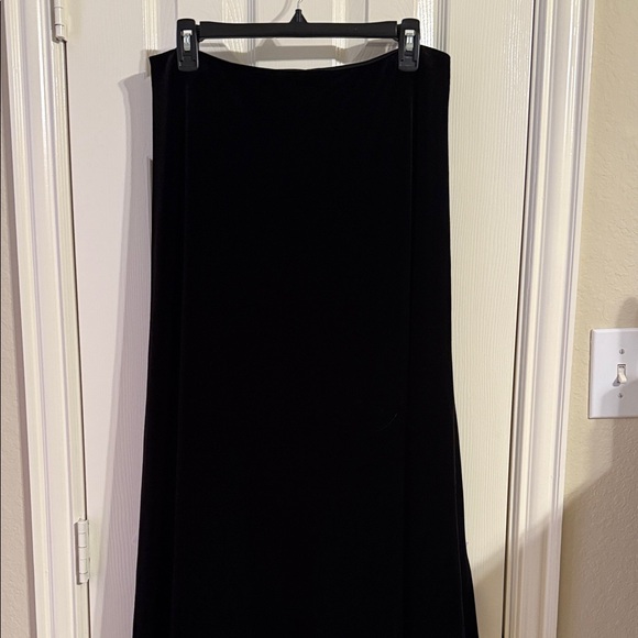 Alex Evenings Dresses & Skirts - Vintage long black velvet skirt.  XL.  Alex Evenings.